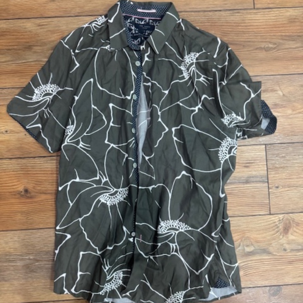Ted Baker Short Sleeve Button Up Shirt - Size 4